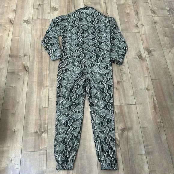 NONchalant Label Revolve Python Jumpsuit RARE! Sz XS - Picture 8 of 13
